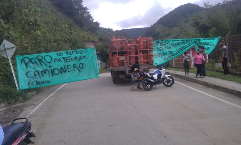 Bloqueos de carreteras impulsan inflación en Colombia que en mayo fue del 1 %