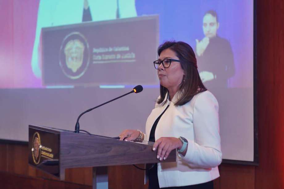 La Nueva Fiscal General de Colombia: Quién es Luz Adriana Camargo - El ...